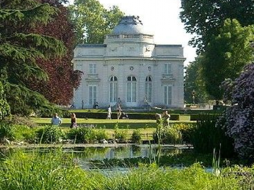 Le Parc de Bagatelle : un jardin romantique à Paris Le Parc de Bagatelle : un jardin romantique à Paris