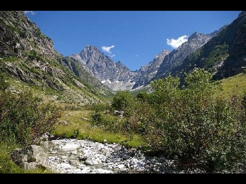 Le Parc National des Ecrins : un territoire de montagne préservé Le Parc National des Ecrins : un territoire de montagne préservé