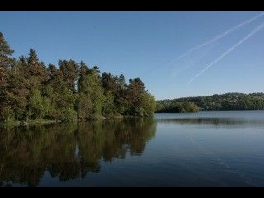 Le plus grand lac d'Auvergne : Le Lac d'Aydat Le plus grand lac d'Auvergne : Le Lac d'Aydat
