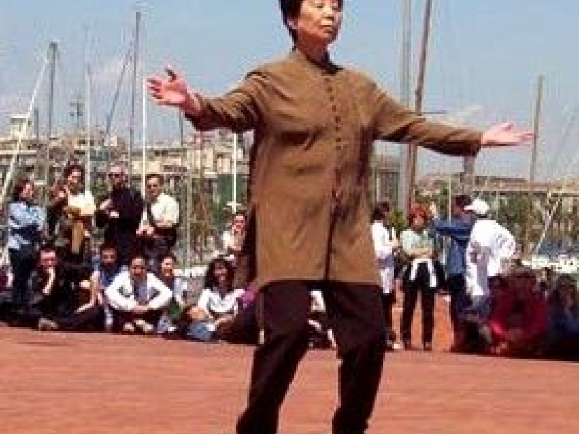 Le qi gong : une gymnastique chinoise traditionnelle Le qi gong : une gymnastique chinoise traditionnelle