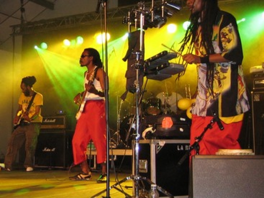 Le reggae : origines et histoire de ce genre musical Le reggae : origines et histoire de ce genre musical