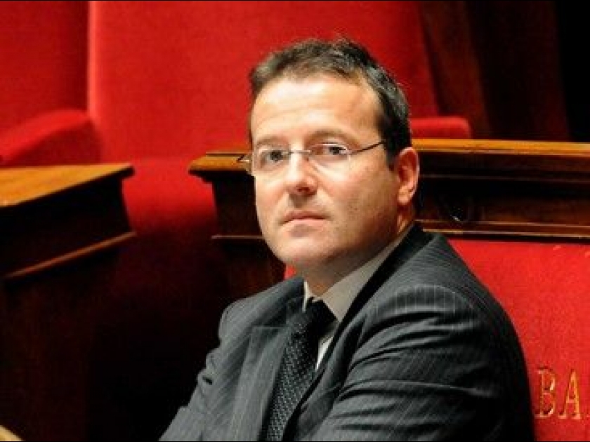 Le revenu de solidarité active : un nouveau dispositif d'aide sociale Le revenu de solidarité active : un nouveau dispositif d'aide sociale
