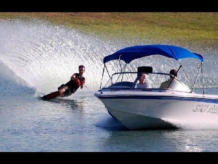 Le ski nautique : présentation et histoire Le ski nautique : présentation et histoire