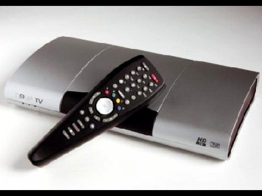 Le tuner TNT : présentation et branchement Le tuner TNT : présentation et branchement