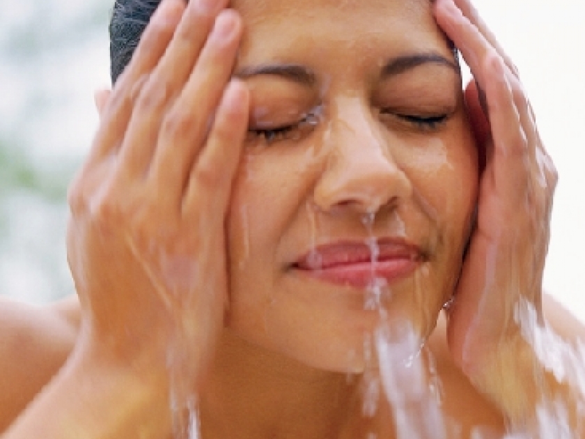 Lendemain de fête : des astuces beauté pour avoir bonne mine Lendemain de fête : des astuces beauté pour avoir bonne mine