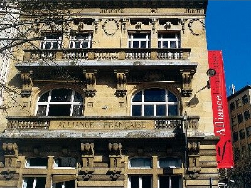 Les Alliances françaises : des lieux de diffusion du français Les Alliances françaises : des lieux de diffusion du français