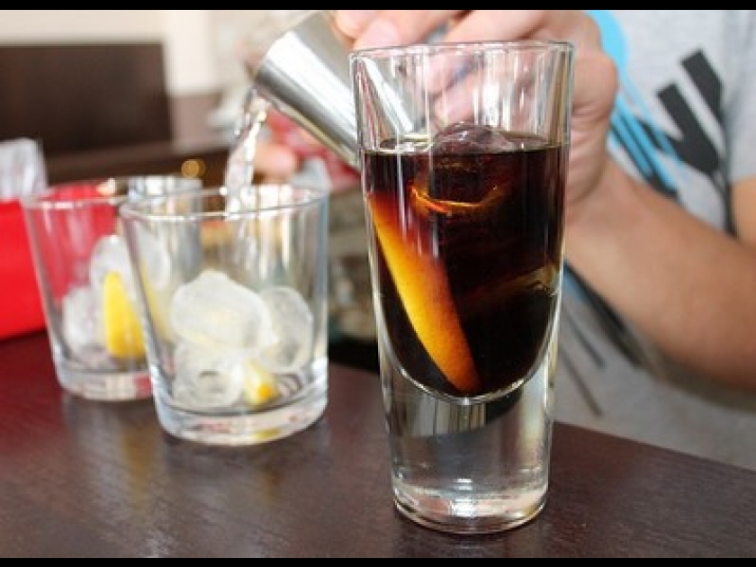 Les bars éphémères fleurissent dans les villes en été Les bars éphémères fleurissent dans les villes en été