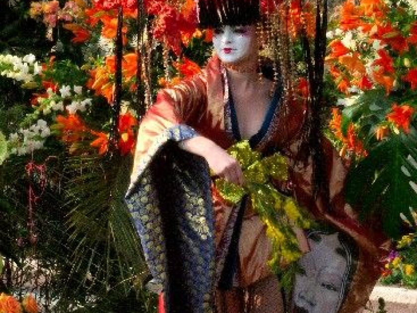 Les batailles de fleurs, tradition du Carnaval de Nice Les batailles de fleurs, tradition du Carnaval de Nice