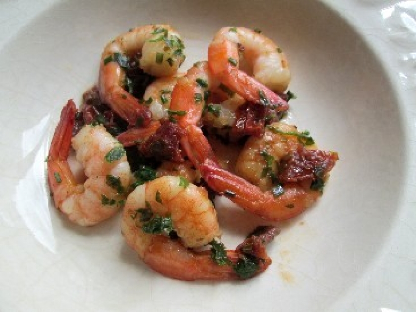 Les crevettes sautées aux tomates séchées : une recette express Les crevettes sautées aux tomates séchées : une recette express