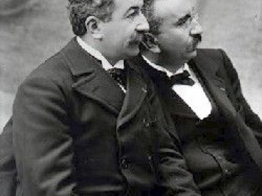Les frères Lumière, pionniers de la photographie et du cinéma Les frères Lumière, pionniers de la photographie et du cinéma