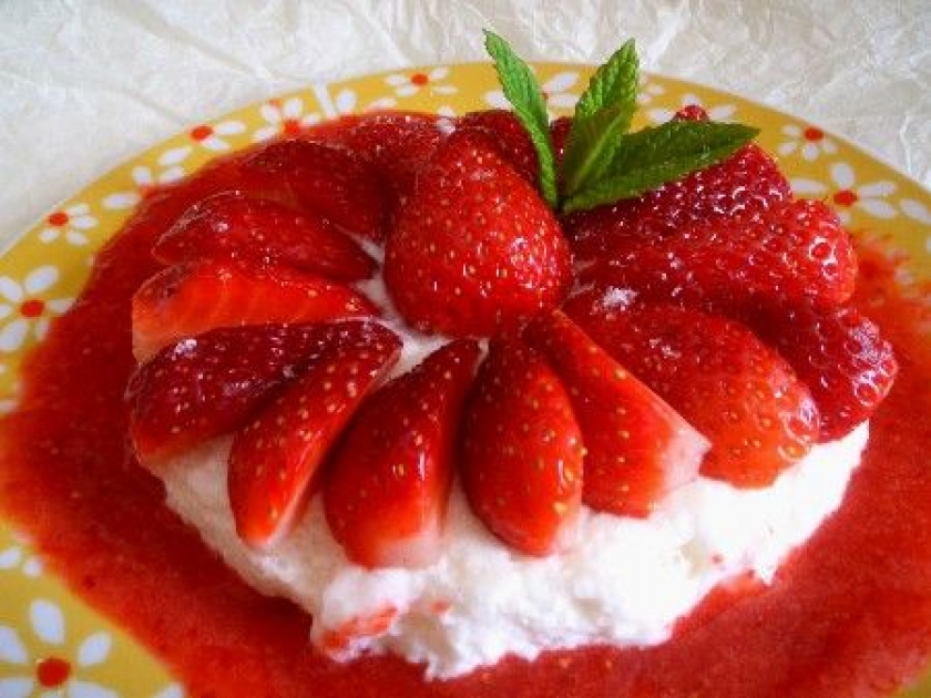 Les mousses de fromage blanc aux fraises : un dessert léger Les mousses de fromage blanc aux fraises : un dessert léger