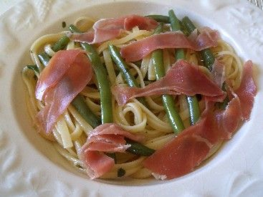 Les pâtes aux haricots verts et au jambon cru une recette savoureuse