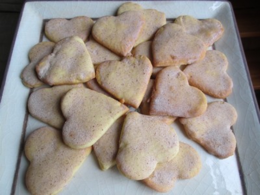 Les sablés de Noël avec glaçage cannelle : une recette gourmande Les sablés de Noël avec glaçage cannelle : une recette gourmande