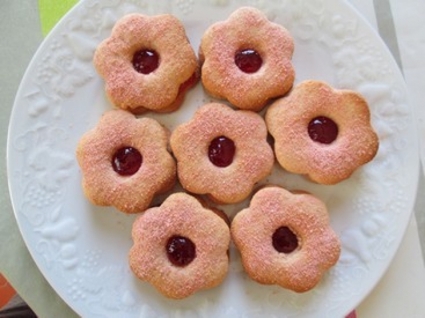 Les sablés fleurs à la confiture : une recette gourmande Les sablés fleurs à la confiture : une recette gourmande