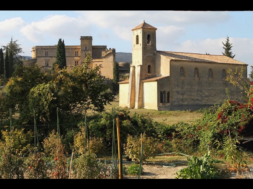 Lourmarin : l'un des plus beaux villages du Vaucluse Lourmarin : l'un des plus beaux villages du Vaucluse
