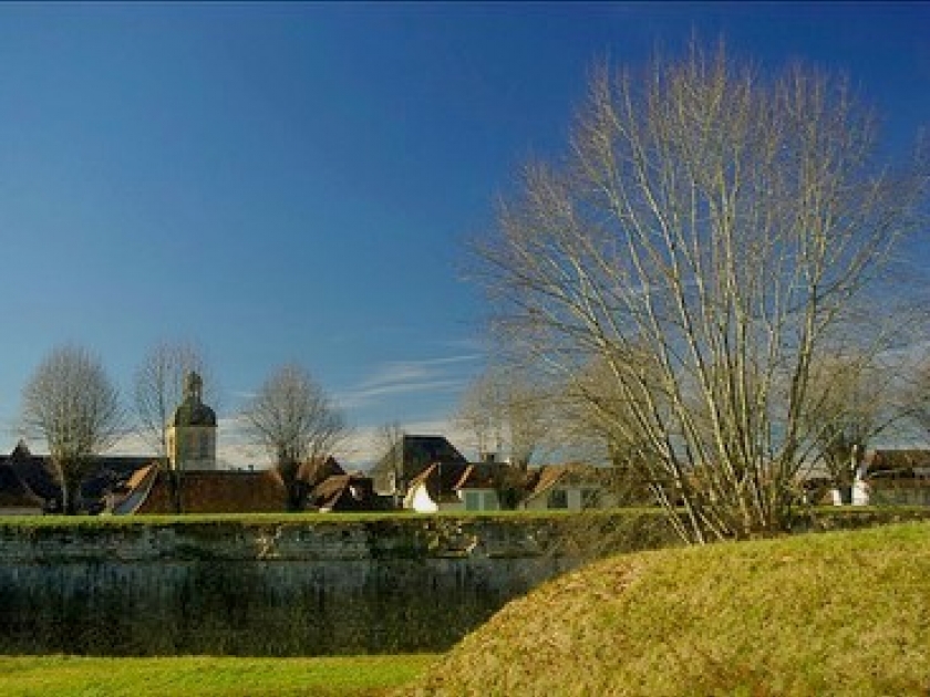 Navarrenx : un village fortifié du Béarn Navarrenx : un village fortifié du Béarn