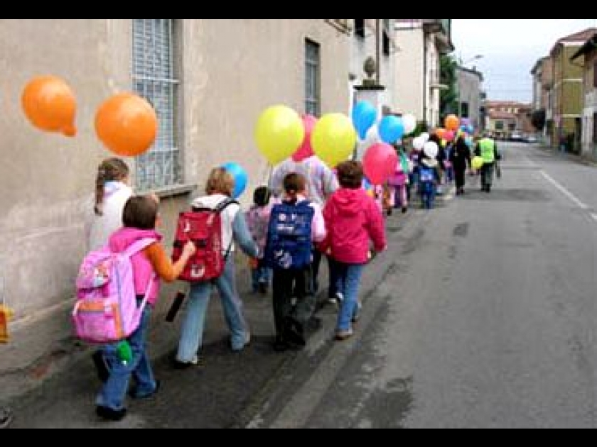 Pédibus : le ramassage scolaire version écologique Pédibus : le ramassage scolaire version écologique