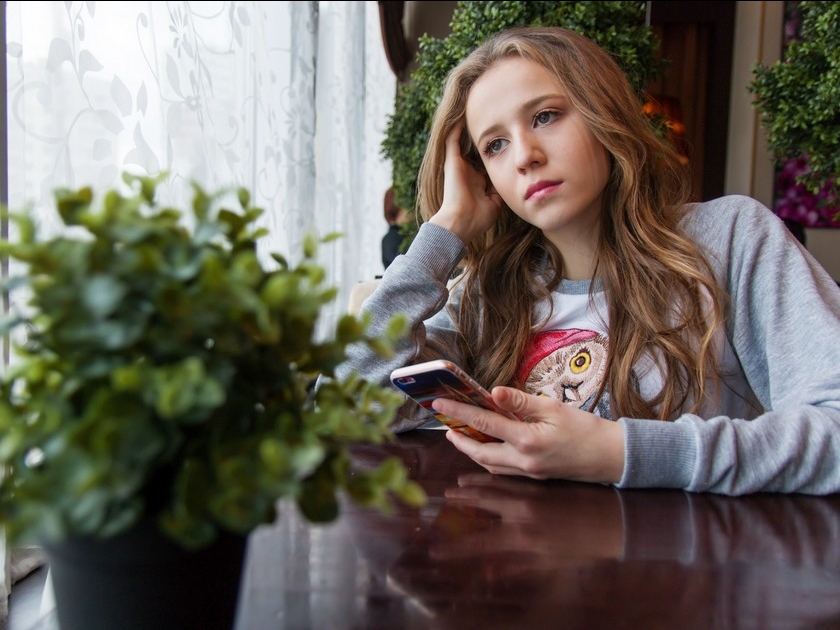 Réseaux sociaux : attention aux effets néfastes sur les jeunes Réseaux sociaux : attention aux effets néfastes sur les jeunes