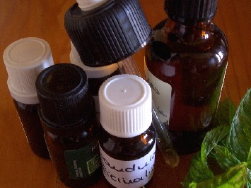 Rhinite allergique : les huiles essentielles qui soulagent Rhinite allergique : les huiles essentielles qui soulagent