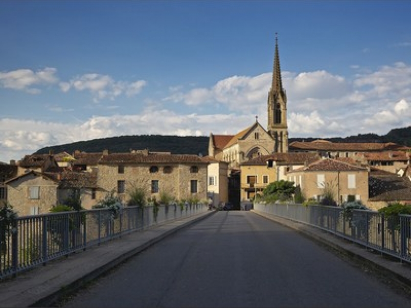 Saint-Antonin-Noble-Val : un village médiéval de Tarn-et-Garonne Saint-Antonin-Noble-Val : un village médiéval de Tarn-et-Garonne
