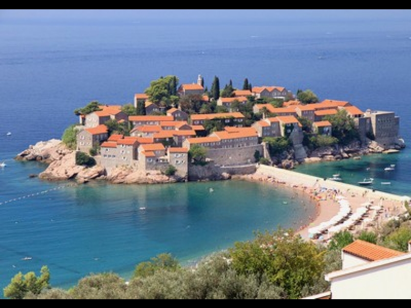 Sveti Stefan : une perle de la côte Adriatique Sveti Stefan : une perle de la côte Adriatique