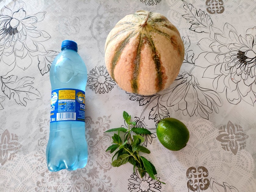 melon, citron vert, menthe et eau pétillante.
