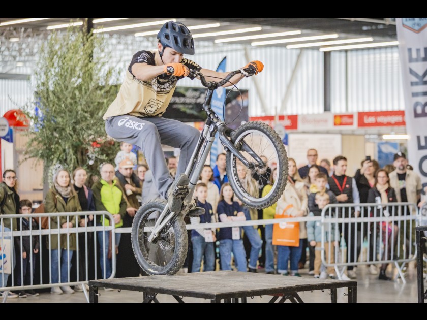 Itinérance douce : le vélo en haut de la rampe