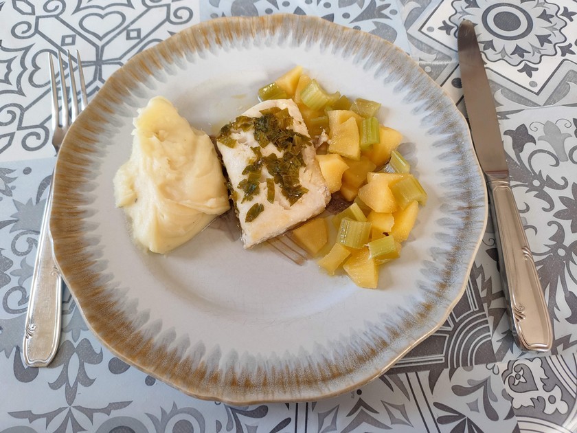 La papillote de poisson blanc au céleri et à la pomme : une recette légère