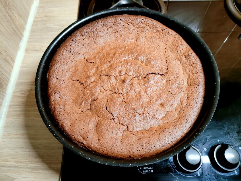 gâteau au chocolat café noisette après cuisson.
