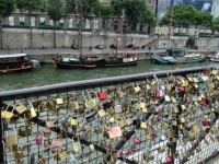 A Paris, préférez le selfie au cadenas !