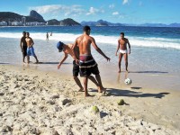 Capoeira, pétéca, frescobol : ces sports qui nous viennent du Brésil