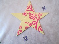 Comment faire une étoile à 5 branches pour le sapin ?