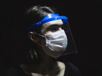 Coronavirus : attention, les visières ne vous protègent pas !