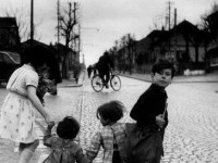 Doisneau en Val de Bièvre : la banlieue vue par Robert Doisneau
