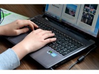 Dons et pétitions en ligne : la cyber-bienfaisance en 5 questions