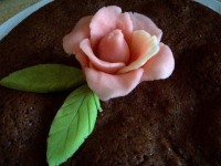 Faire une rose en pâte d'amande : guide pratique
