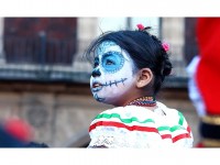 Halloween : comment faire un maquillage Dia de los muertos ?