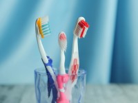 Hygiène dentaire : 5 conseils pour nettoyer sa brosse à dents