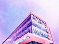 Karel nous fait voir la ville en rose