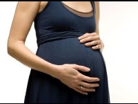 L'haptonomie : un moyen de communiquer avec bébé