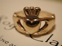 La bague de Claddagh : un symbole d'amour