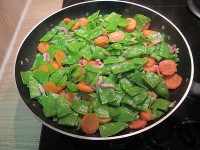 La poêlée de pois gourmands aux lardons : une recette facile