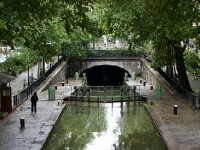 Le Canal Saint-Martin : une balade au fil de l'eau à Paris