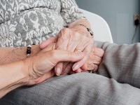 Le congé de proche aidant s'ouvre aux fonctionnaires