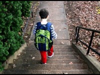 Le mal de dos chez les enfants : causes et prévention