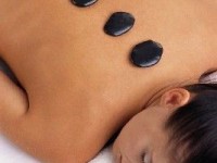 Le massage aux pierres chaudes : un soin relaxant