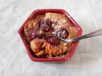 Le pain perdu de croissants aux griottes : une recette anti-gaspi