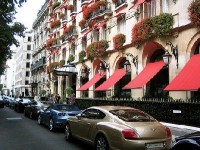 Le Plaza Athénée : un prestigieux palace parisien