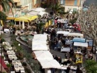 Le Salon antiquités et brocante au Jardin de l'Octroi, à Villefranche-sur-Mer