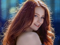 Les cheveux poussent-ils plus vite en été ?